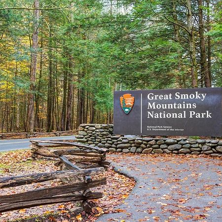 Great Expectations, 3 Bedrooms, Fireplace, Pool Table, Hot Tub, Sleeps 10 Gatlinburg Εξωτερικό φωτογραφία