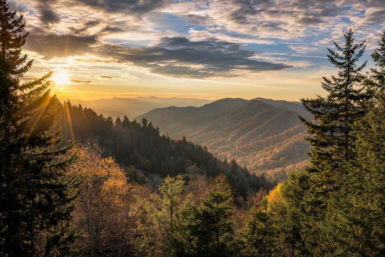 Great Expectations, 3 Bedrooms, Fireplace, Pool Table, Hot Tub, Sleeps 10 Gatlinburg Εξωτερικό φωτογραφία